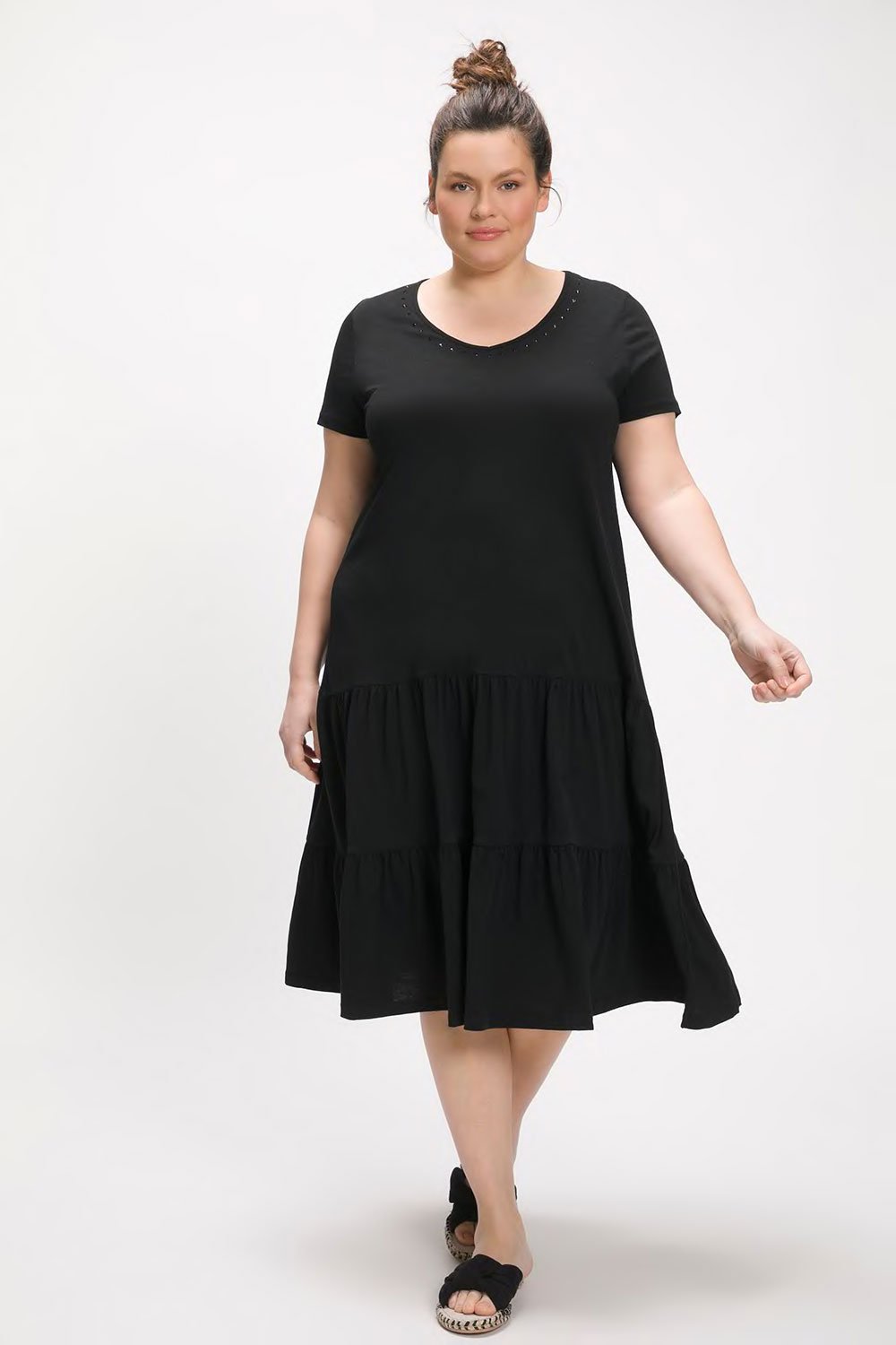 807879100_model_g_01 juoda medvilnine suknele