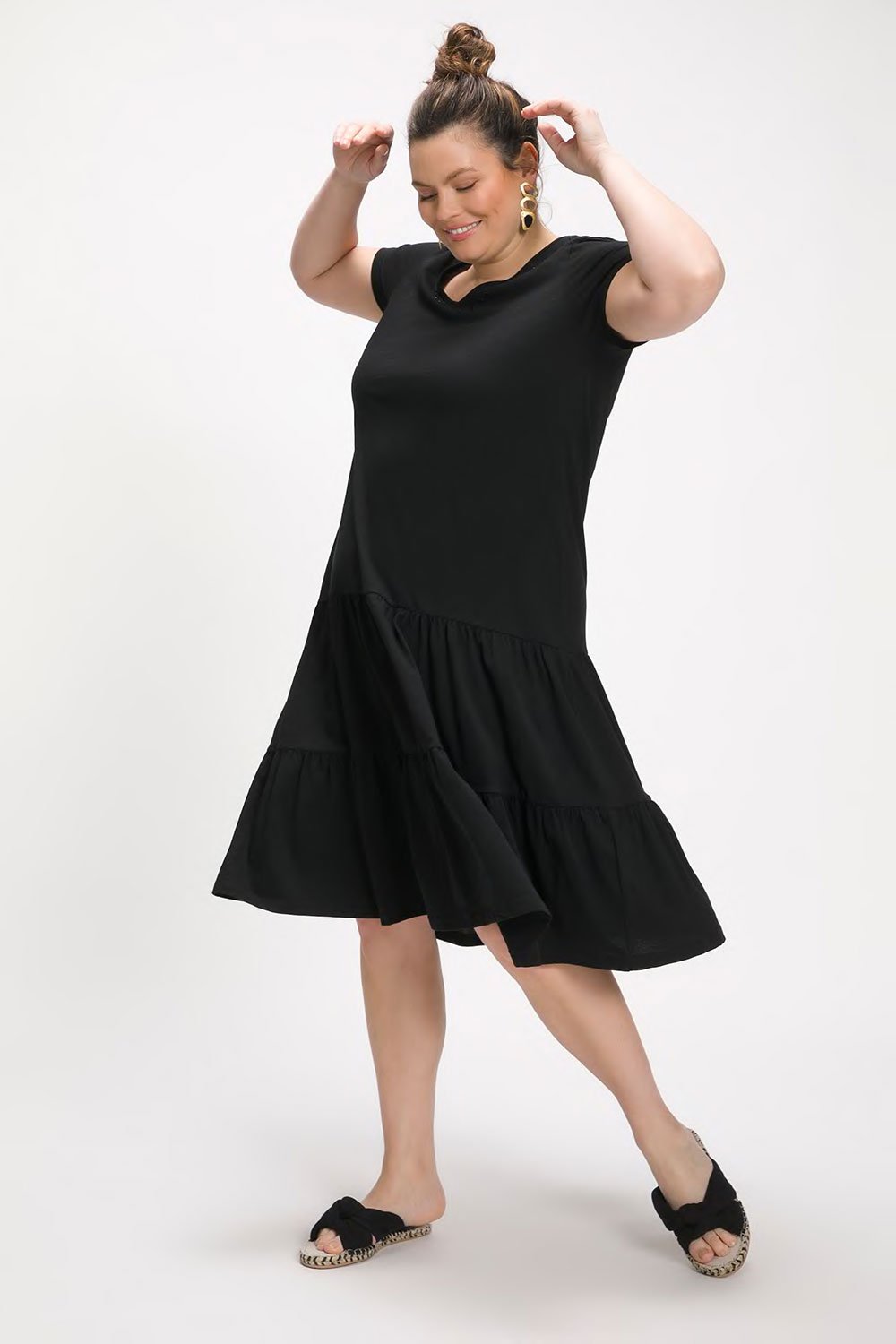 807879100_model_g_30