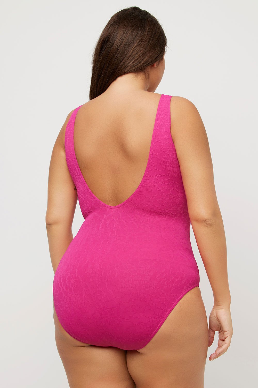 807577813_model_g_02