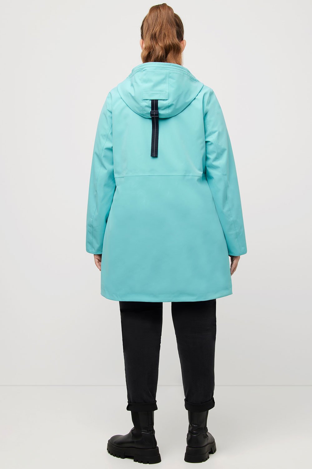 816514433_model_g_02