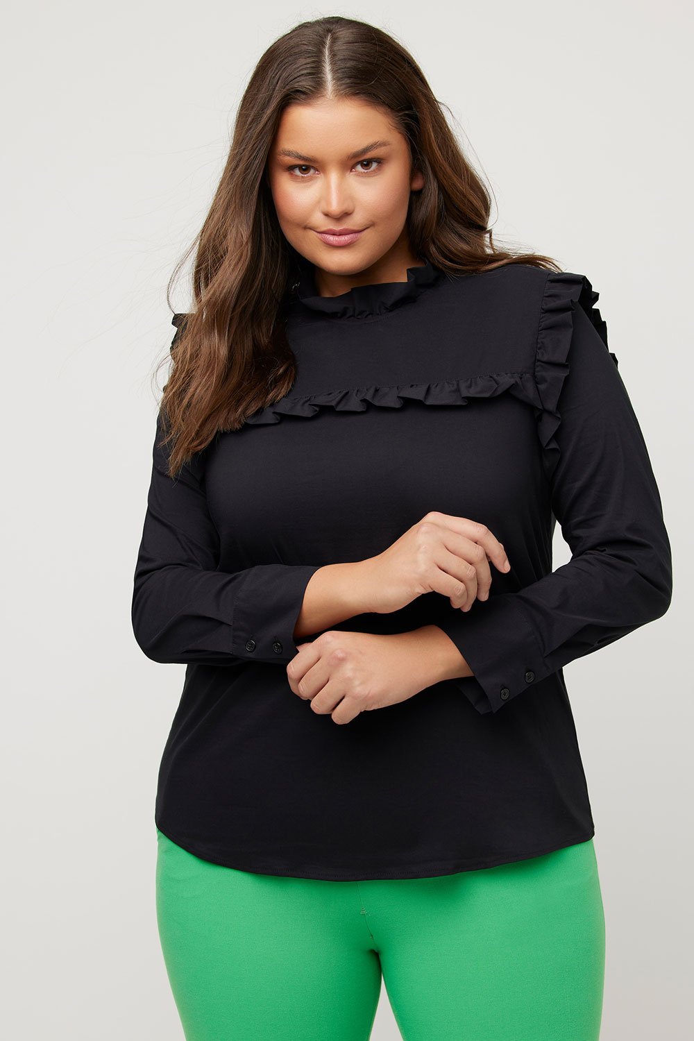 816593100_model_g_01 dideliu dydziu juoda palaidine