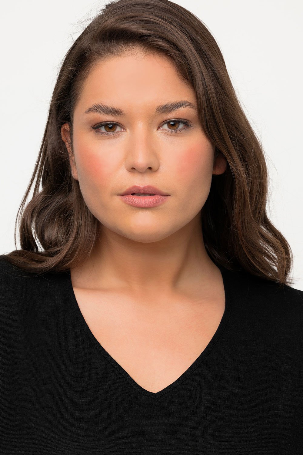 818066100_model_g_21 dideliu dydziu juoda linine suknele