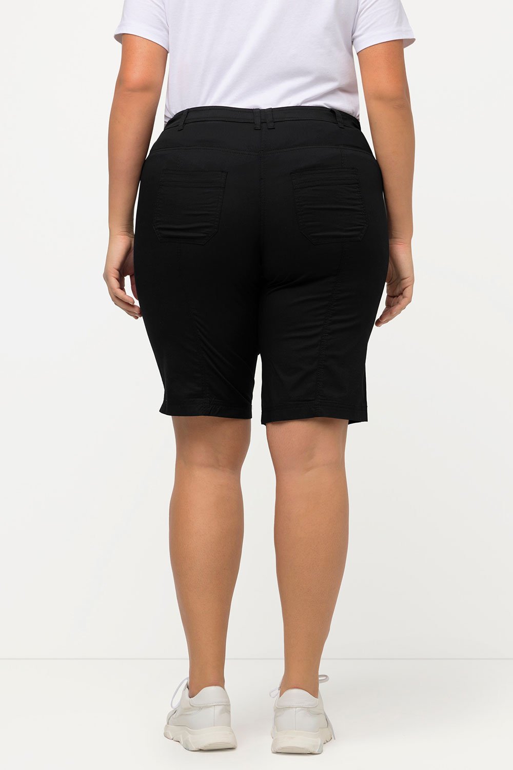 818455100_model_g_02