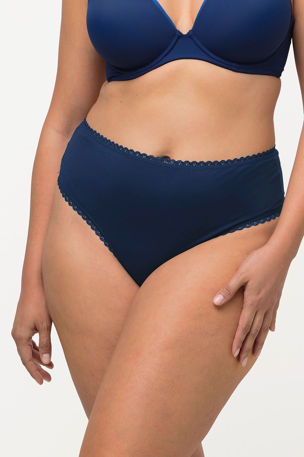 792127750_multi_g_02