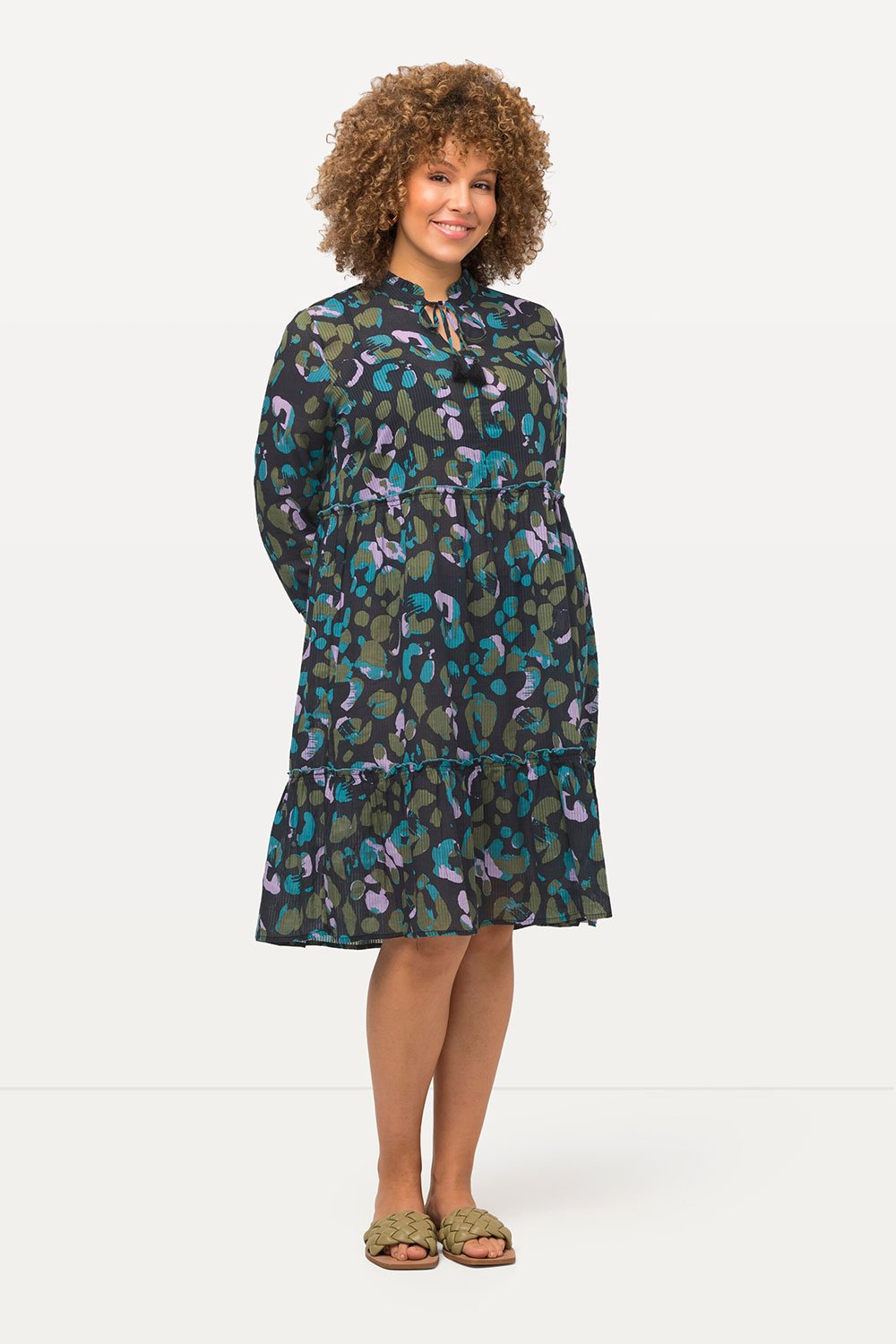 807399100_model_g_01 medvilnine geleta suknele ilgomis rankovemis