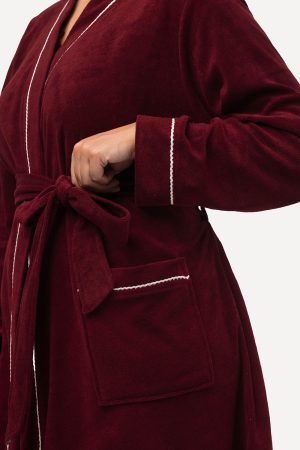 bordo spalvos raudonas moteriskas chalatas