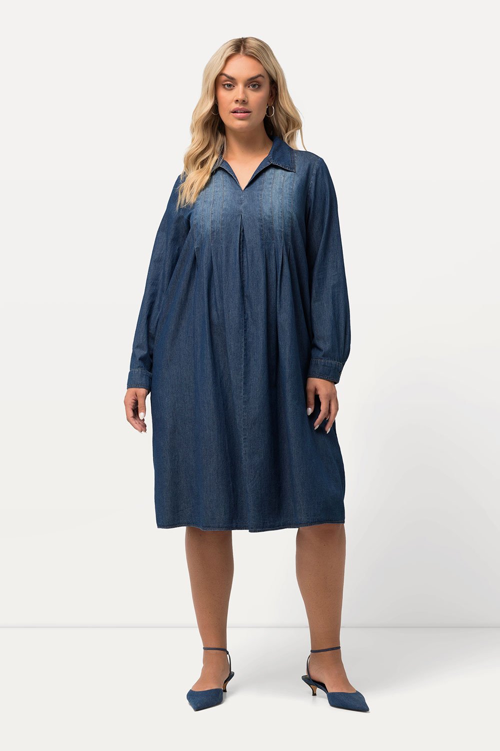 825025902_model_g_01 oversize dzinsine suknele