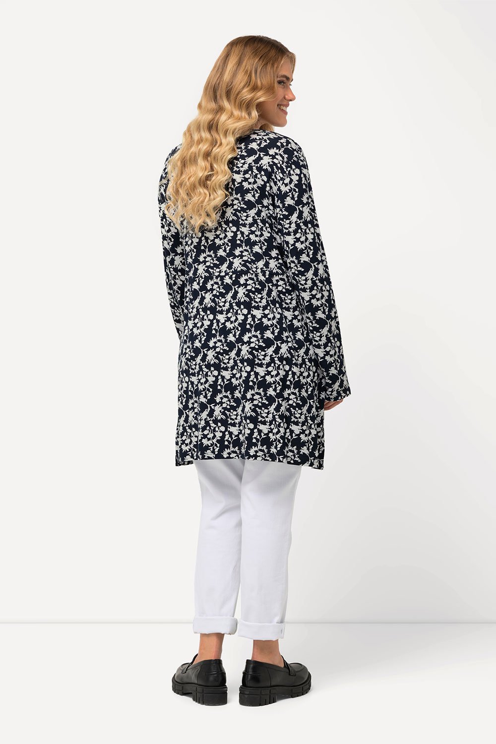 826837130_model_g_02