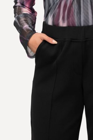 juodos stilingos moteriskos kelnes dideli dydziai