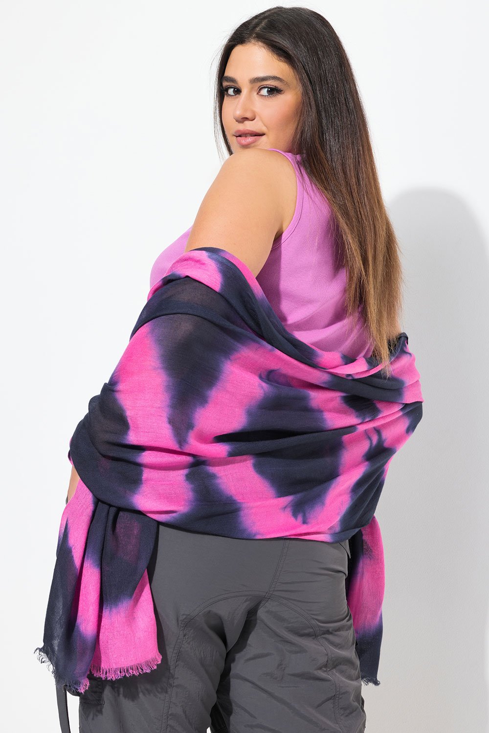 841086800_model_g_30 ryskus salikas merginoms viskoze