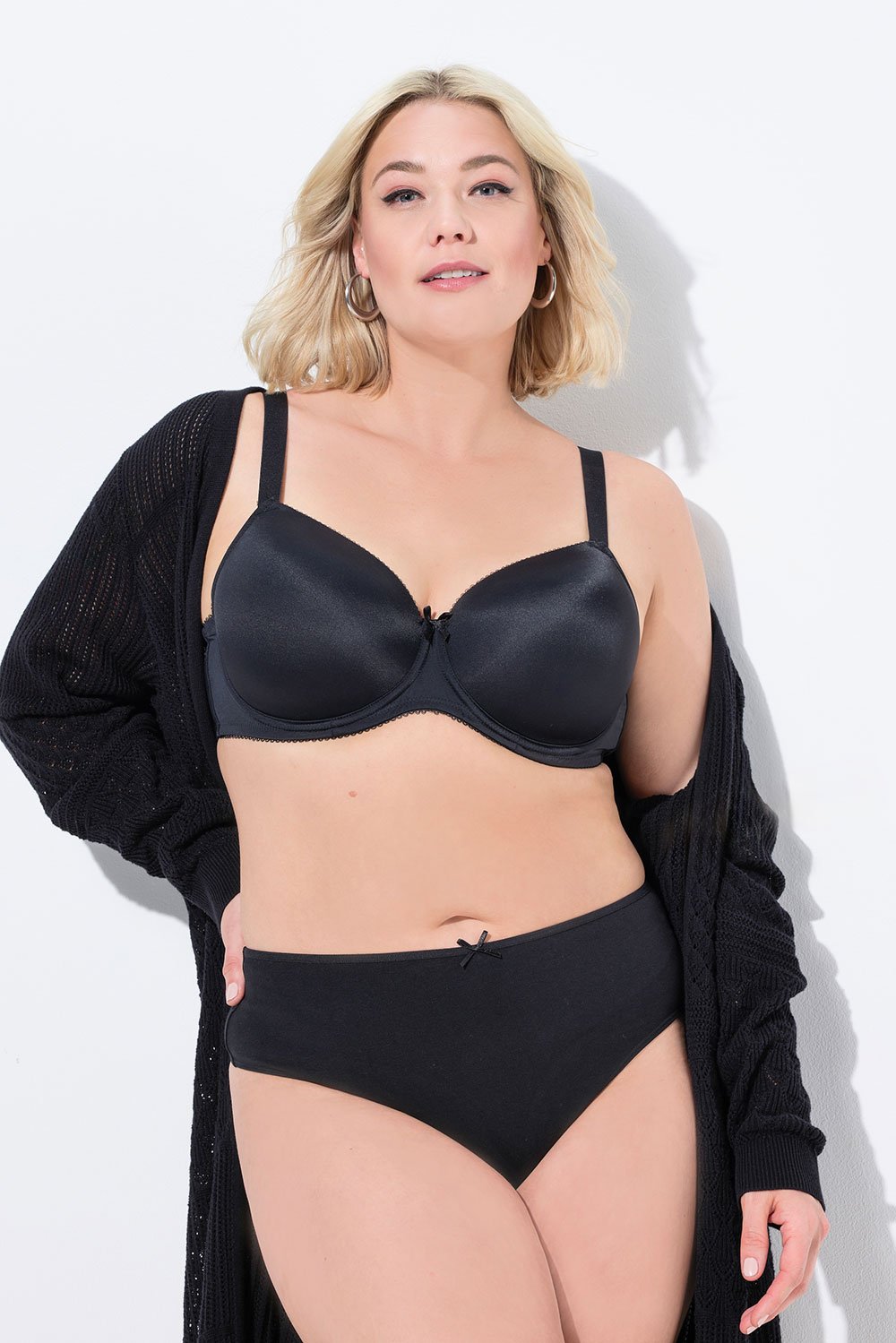 838637100_multi_g_02 juodi stringai moterims