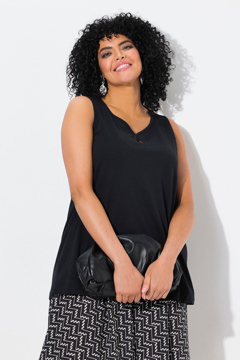 839140100_image5 juodi moteriski marskineliai dideli dydziai