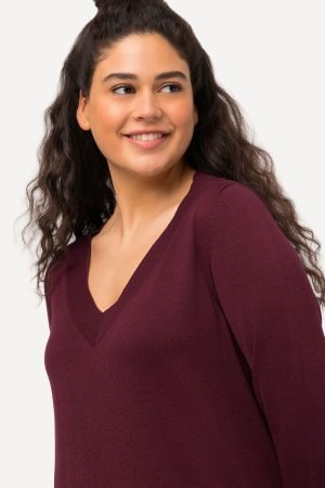 bordo spalvos moteriskas megztinis