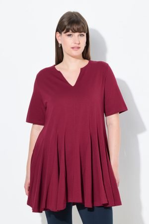 raudona klostuota tunika