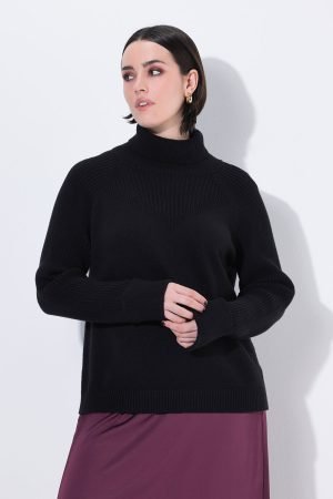 juodas moteriskas megztinis is akrilo